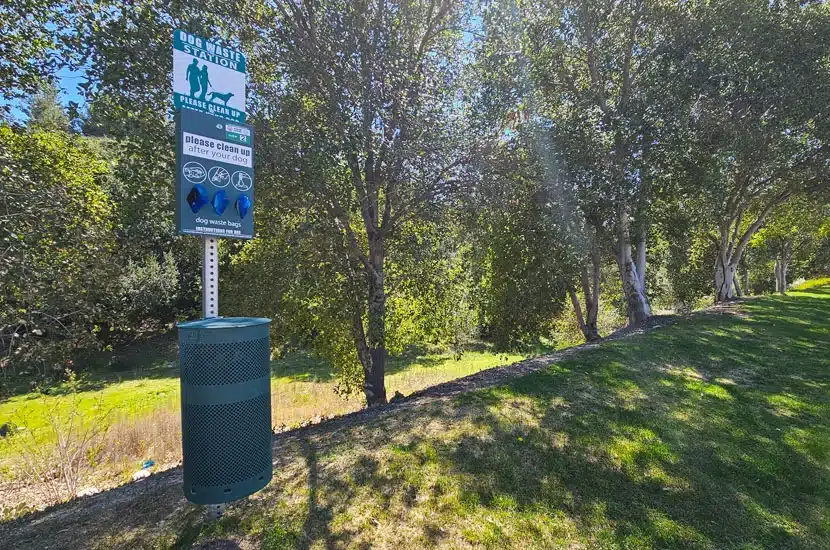 homeowners association community pet waste station maintained by scoop masters dog poop pickup service in Thousand Oaks.