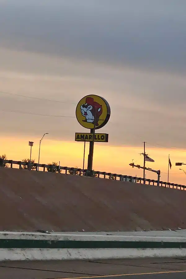 image of Bucees signage